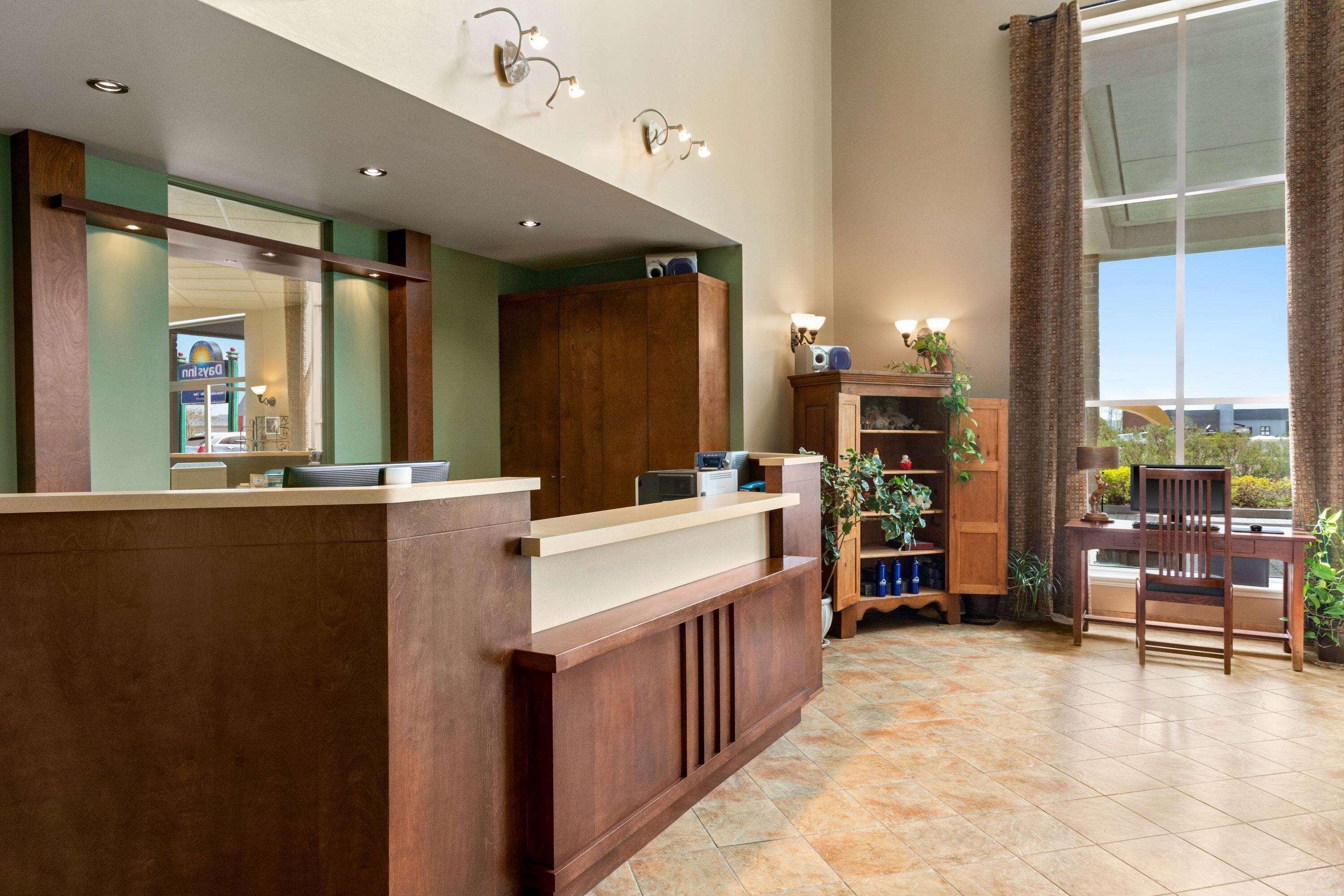 Days Inn By Wyndham Montmagny Luaran gambar